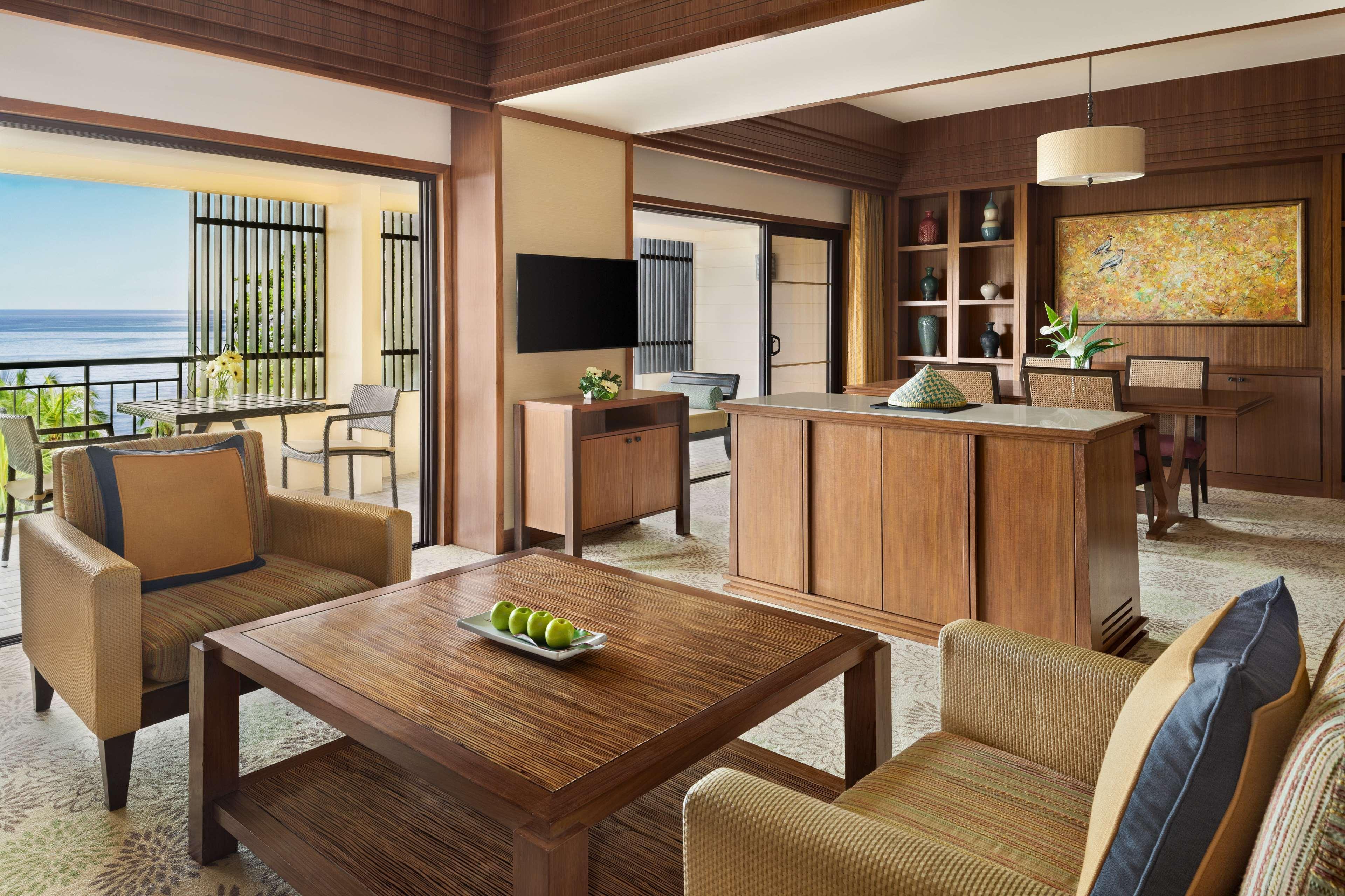 Shangri-La Rasa Sayang, Penang Batu Feringgi Εξωτερικό φωτογραφία A suite at the Westin Maldives