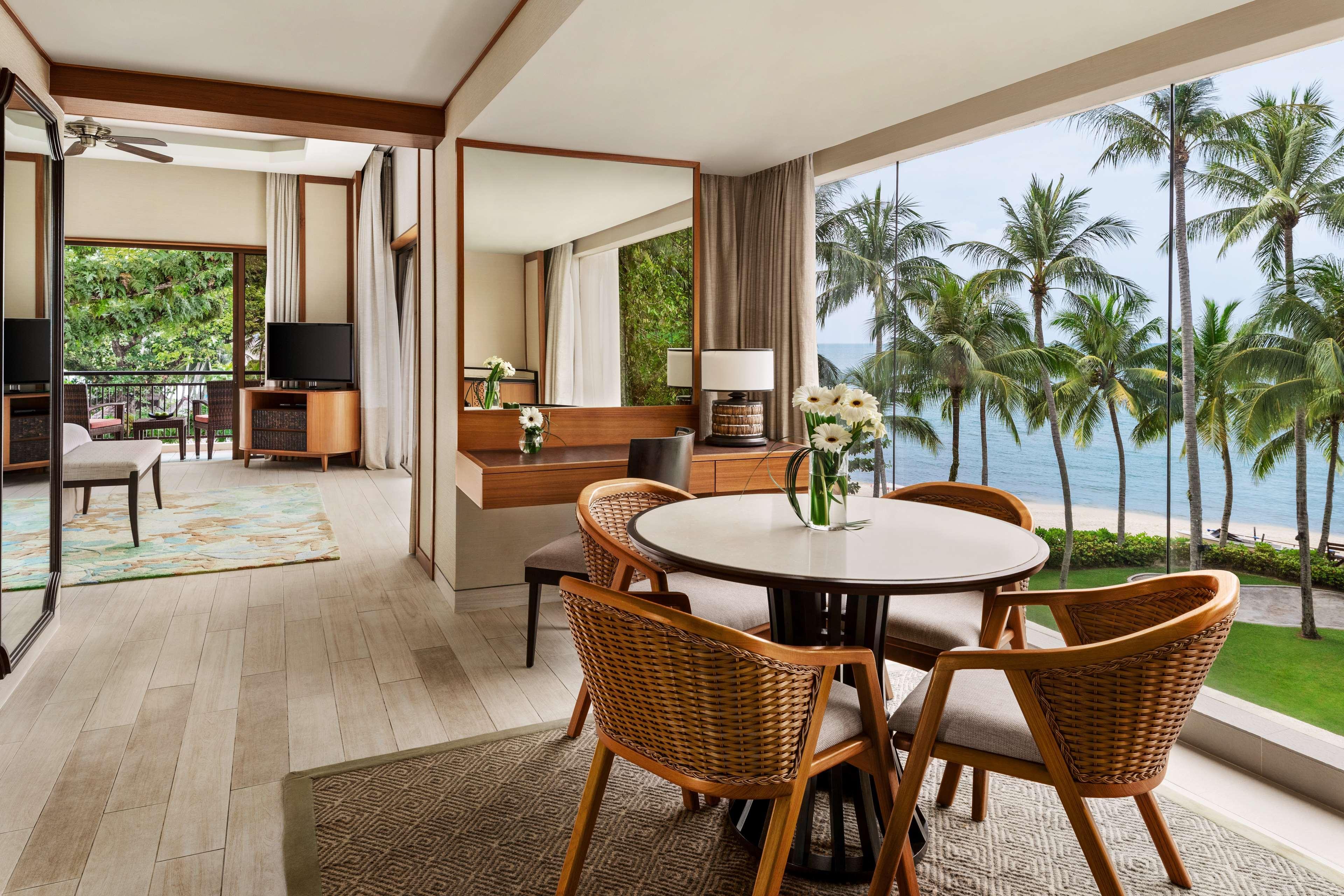 Shangri-La Rasa Sayang, Penang Batu Feringgi Εξωτερικό φωτογραφία A suite at the Westin Resort & Spa, Nusa Dua, Bali