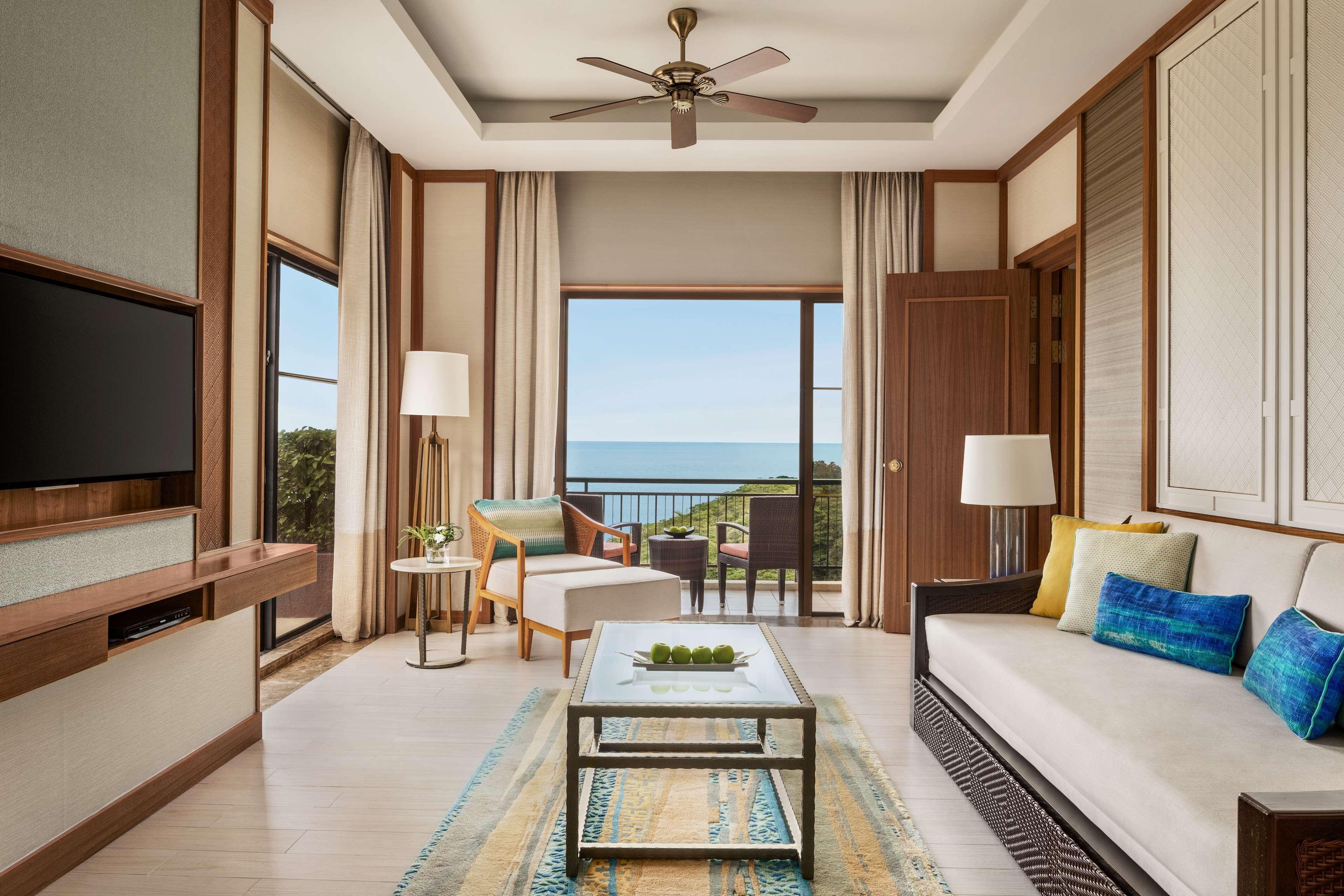 Shangri-La Rasa Sayang, Penang Batu Feringgi Εξωτερικό φωτογραφία A living room at the Westin Maldives
